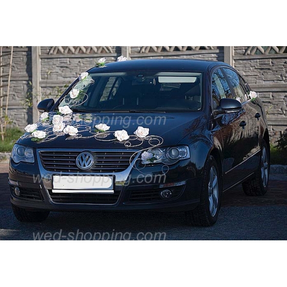 Kunniamerkki hääauto valkoinen kukat