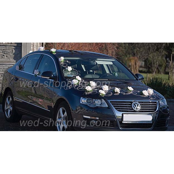 Kunniamerkki hääauto valkoinen kukat