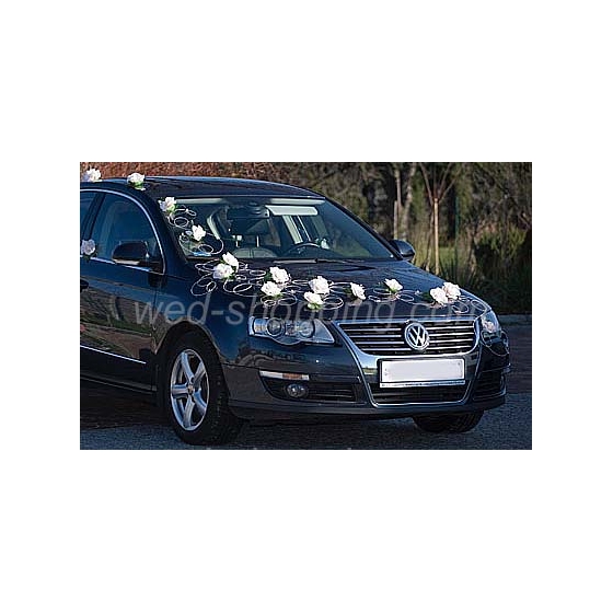 Kunniamerkki hääauto valkoinen kukat