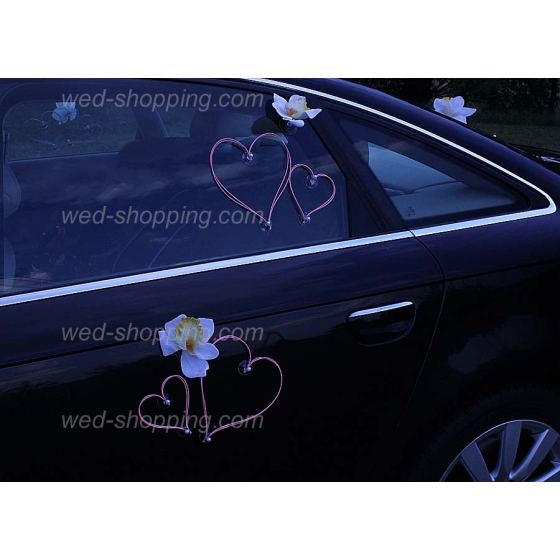 Vaaleanpunainen sydän valkoinen orkideat häät auto