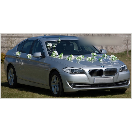 Hääauton koristelu norsunluu ruusuja Stockholm