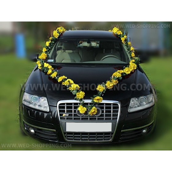 Häät auto seppele keltaisia ruusuja