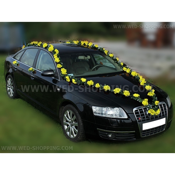 Häät auto seppele keltaisia ruusuja