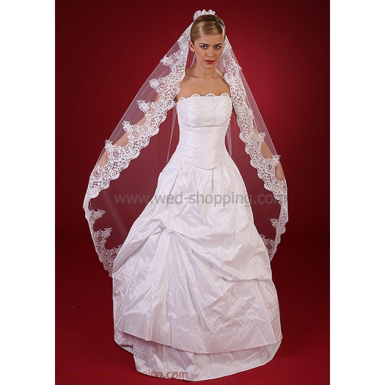 Morsius Pitkä Huntu Pitsireunalla