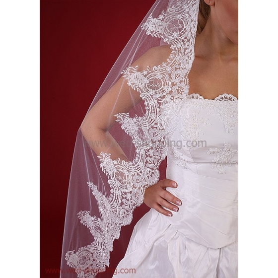 Morsius Pitkä Huntu Pitsireunalla