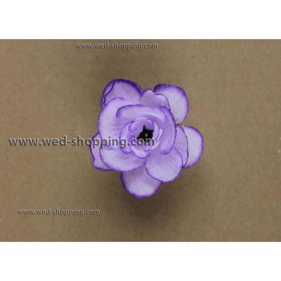 Violetti ruusut imukupit häät auton sisustus