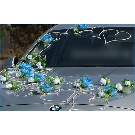 Siniset ja valkoiset ruusut rottinki-sydämet auton koristelu