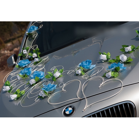 Siniset ja valkoiset ruusut rottinki-sydämet auton koristelu