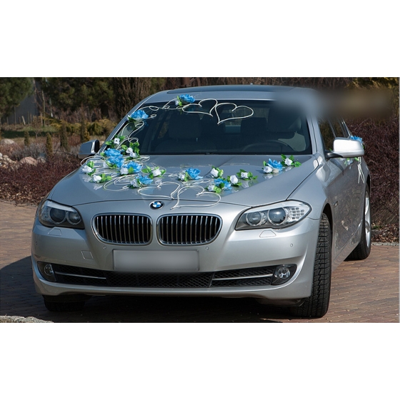 Siniset ja valkoiset ruusut rottinki-sydämet auton koristelu