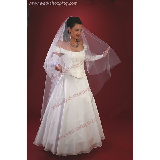 Pitkä huntu Morsiamelle