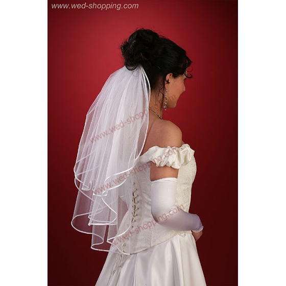 Huntu 3-kerrosta  Satiinikanttaus